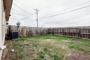 212 Sandstone Dr, Jarrell, TX 76537 - Photo 18