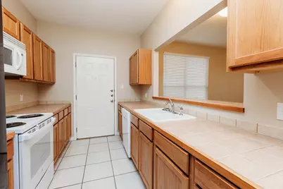 212 Sandstone Drive #G, Jarrell, TX 76537 - Photo 8