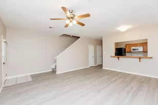 212 Sandstone Dr, Jarrell, TX 76537 - Photo 4