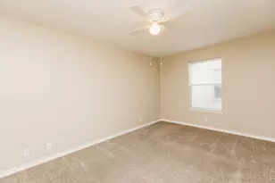 212 Sandstone Dr, Jarrell, TX 76537 - Photo 16