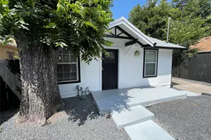 2402 Santa Rita St, Austin, TX 78702 - Photo 2