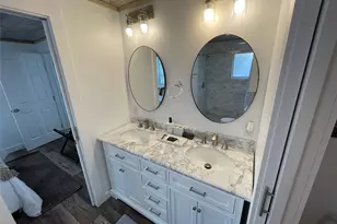 2402 Santa Rita St, Austin, TX 78702 - Photo 10