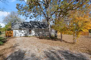 200 Blanket Flower Dr, Bastrop, TX 78602 - Photo 2