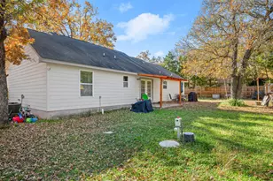 200 Blanket Flower Dr, Bastrop, TX 78602 - Photo 4