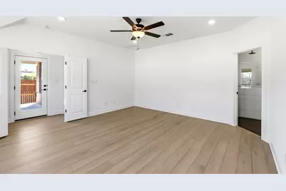 7009 Cliff Rose Drive, Spicewood, TX 78669 - Photo 10