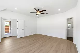 7009 Cliff Rose Dr, Spicewood, TX 78669 - Photo 10