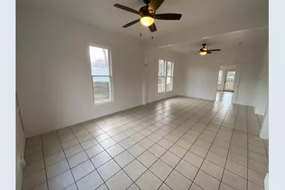 303 Taylor Street, Hutto, TX 78634 - Photo 4