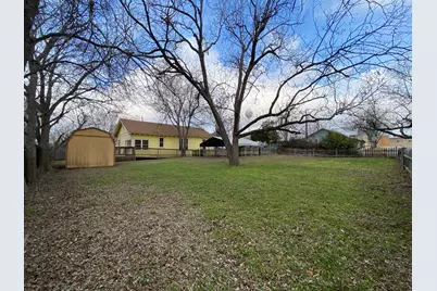303 Taylor Street, Hutto, TX 78634 - Photo 20
