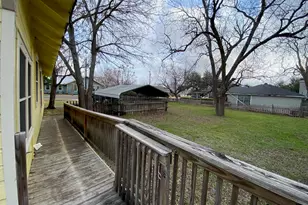 303 Taylor St, Hutto, TX 78634 - Photo 16