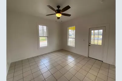 303 Taylor Street, Hutto, TX 78634 - Photo 8