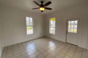 303 Taylor St, Hutto, TX 78634 - Photo 8