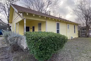 303 Taylor St, Hutto, TX 78634 - Photo 2