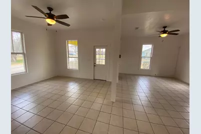 303 Taylor Street, Hutto, TX 78634 - Photo 8