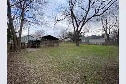 303 Taylor Street, Hutto, TX 78634 - Photo 18