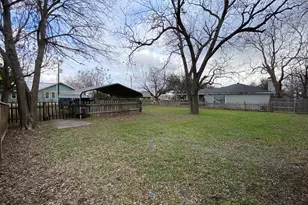 303 Taylor St, Hutto, TX 78634 - Photo 18