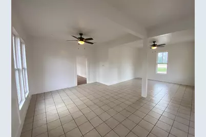 303 Taylor Street, Hutto, TX 78634 - Photo 6