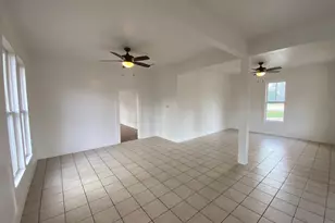 303 Taylor St, Hutto, TX 78634 - Photo 6