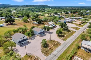 1220 Nora Ln, Kingsland, TX 78639 - Photo 4