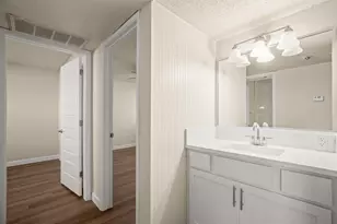 2408 Longview St, Austin, TX 78705 - Photo 10