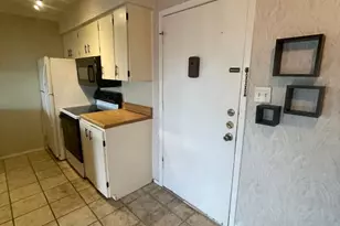 910 Duncan Ln, Austin, TX 78705 - Photo 4