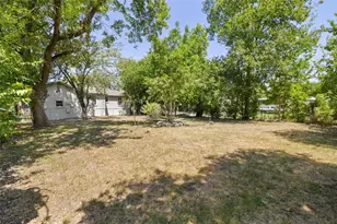 1701 W 7th St, Taylor, TX 76574 - Photo 28