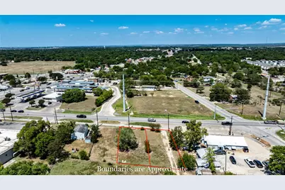 300 Blackjack Street, Lockhart, TX 78644 - Photo 16