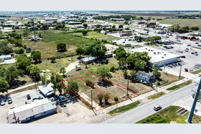 300 Blackjack Street, Lockhart, TX 78644 - Photo 14