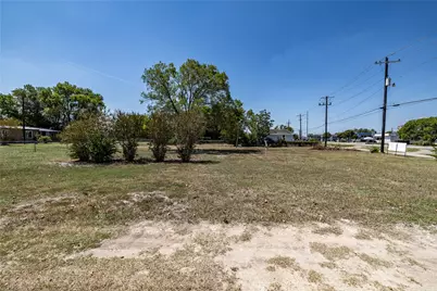 300 Blackjack Street, Lockhart, TX 78644 - Photo 8