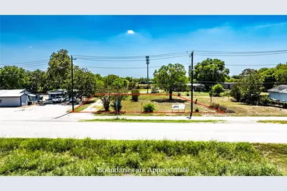 300 Blackjack Street, Lockhart, TX 78644 - Photo 18