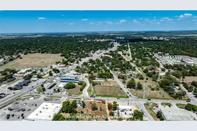 300 Blackjack Street, Lockhart, TX 78644 - Photo 2