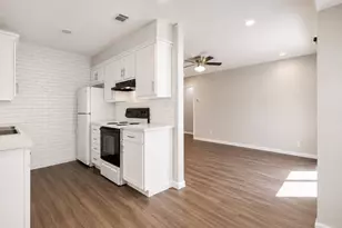 412 Craddock Ave, San Marcos, TX 78666 - Photo 2