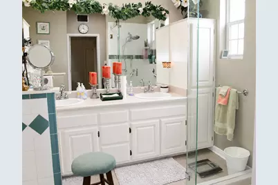 208 S Blair Street, Round Rock, TX 78664 - Photo 10