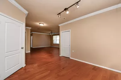 1711 Old Spanish Trail #404, Houston, TX 77054 - Photo 4