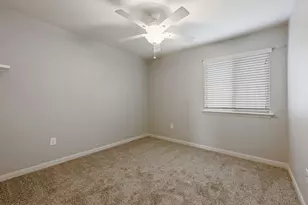 1013 Hawkeye Point Rd, Georgetown, TX 78626 - Photo 24