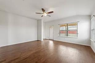 1013 Hawkeye Point Rd, Georgetown, TX 78626 - Photo 14