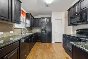 1013 Hawkeye Point Rd, Georgetown, TX 78626 - Photo 10