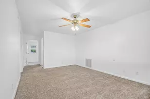 21103 Dawn Dr, Lago Vista, TX 78645 - Photo 16