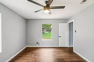 755 E Bellville St, Giddings, TX 78942 - Photo 18