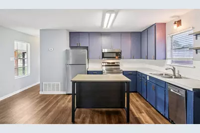 755 E Bellville Street, Giddings, TX 78942 - Photo 12