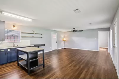 755 E Bellville Street, Giddings, TX 78942 - Photo 4