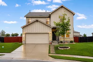 129 Purple Heart Dr, Buda, TX 78610 - Photo 32