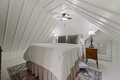 119 San Antonio Street, Fredericksburg, TX 78624 - Photo 18