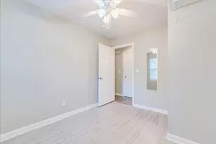 609 Cottonwod St, Lockhart, TX 78644 - Photo 12