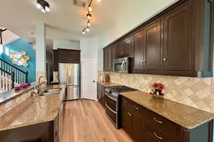 1009 Taulbee Ln, Austin, TX 78757 - Photo 2