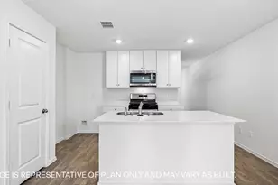 390 Ebbsfleet Dr, Uhland, TX 78640 - Photo 4
