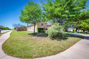 236 Pentire Way, Hutto, TX 78634 - Photo 2