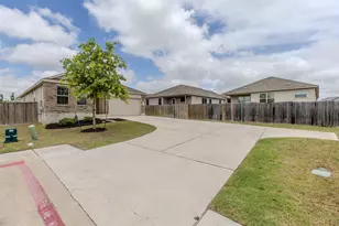 509 Callisto Ct, Jarrell, TX 76537 - Photo 2