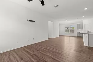 509 Callisto Ct, Jarrell, TX 76537 - Photo 12