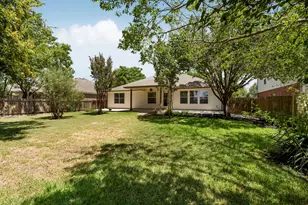 18916 Alnwick Castle Dr, Pflugerville, TX 78660 - Photo 32