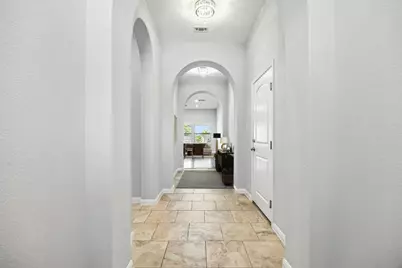 140 W Highfield Street, Hutto, TX 78634 - Photo 6